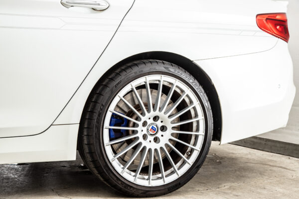 D5 Sビターボ リムジン アルラット 4WD