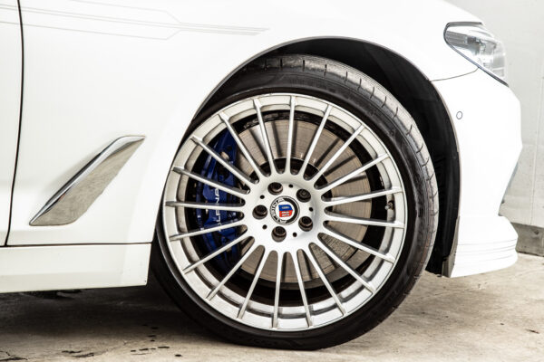 D5 Sビターボ リムジン アルラット 4WD