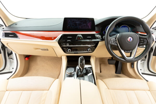 D5 Sビターボ リムジン アルラット 4WD