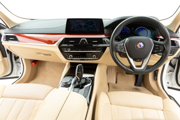 D5 Sビターボ リムジン アルラット 4WD