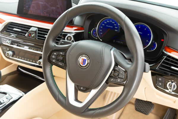 D5 Sビターボ リムジン アルラット 4WD