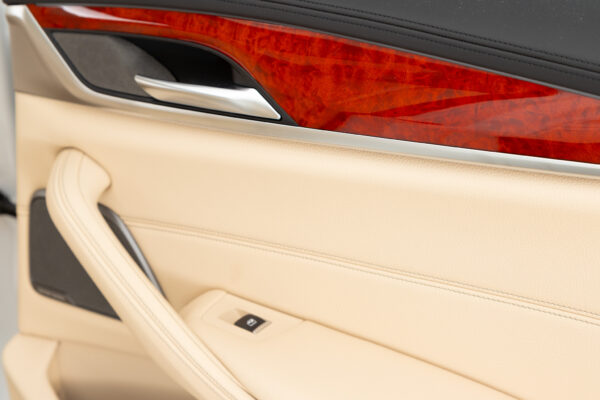 D5 Sビターボ リムジン アルラット 4WD