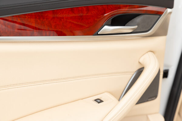 D5 Sビターボ リムジン アルラット 4WD