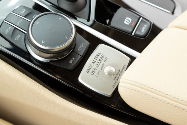 D5 Sビターボ リムジン アルラット 4WD