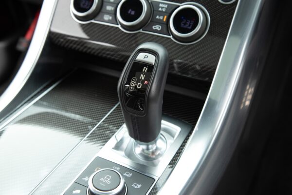 レンジローバー スポーツ SVR