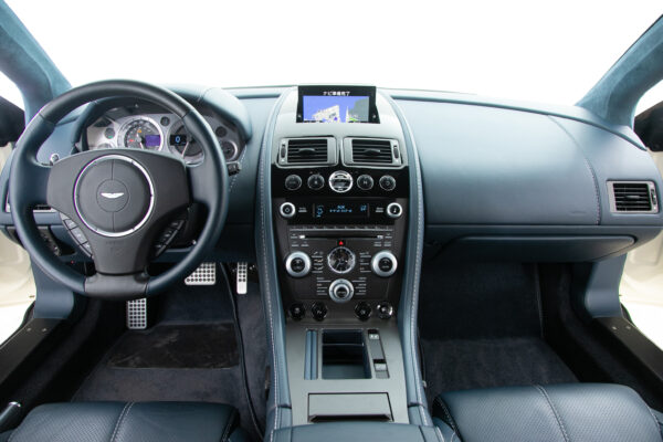 アストンマーティン V8 ヴァンテージ スポーツシフトⅡ