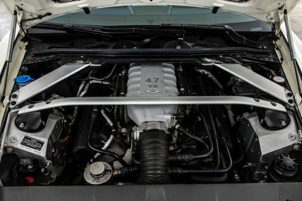 アストンマーティン V8 ヴァンテージ スポーツシフトⅡ