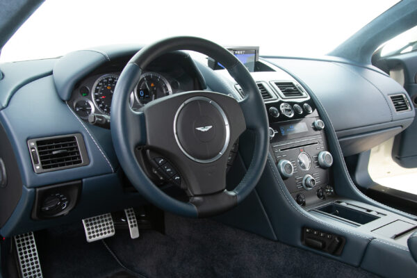 アストンマーティン V8 ヴァンテージ スポーツシフトⅡ
