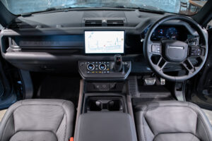 ディフェンダー 110 X 3.0L D300 4WD