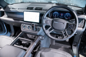 ディフェンダー 110 X 3.0L D300 4WD