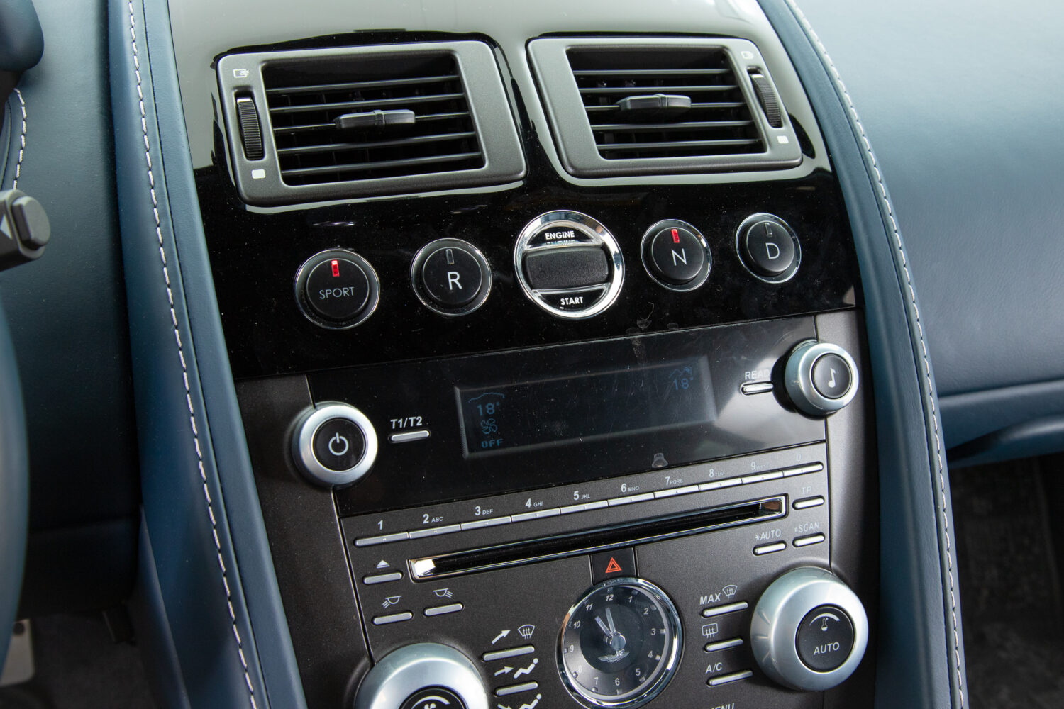 アストンマーチン V8 ヴァンテージ スポーツシフトⅡ