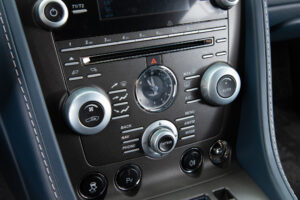 アストンマーチン V8 ヴァンテージ スポーツシフトⅡ