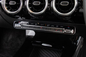 Aクラス A200d セダン AMGライン