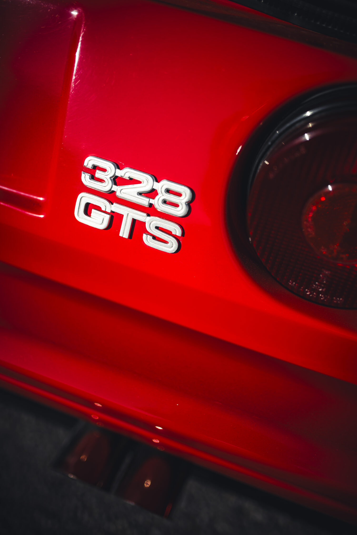 フェラーリ328GTS（MR/5MT）後世に語り継がれる跳ね馬