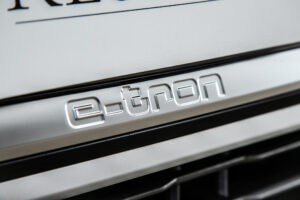 Q4 e-tron40 Sライン