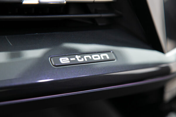Q4 e-tron40 Sライン
