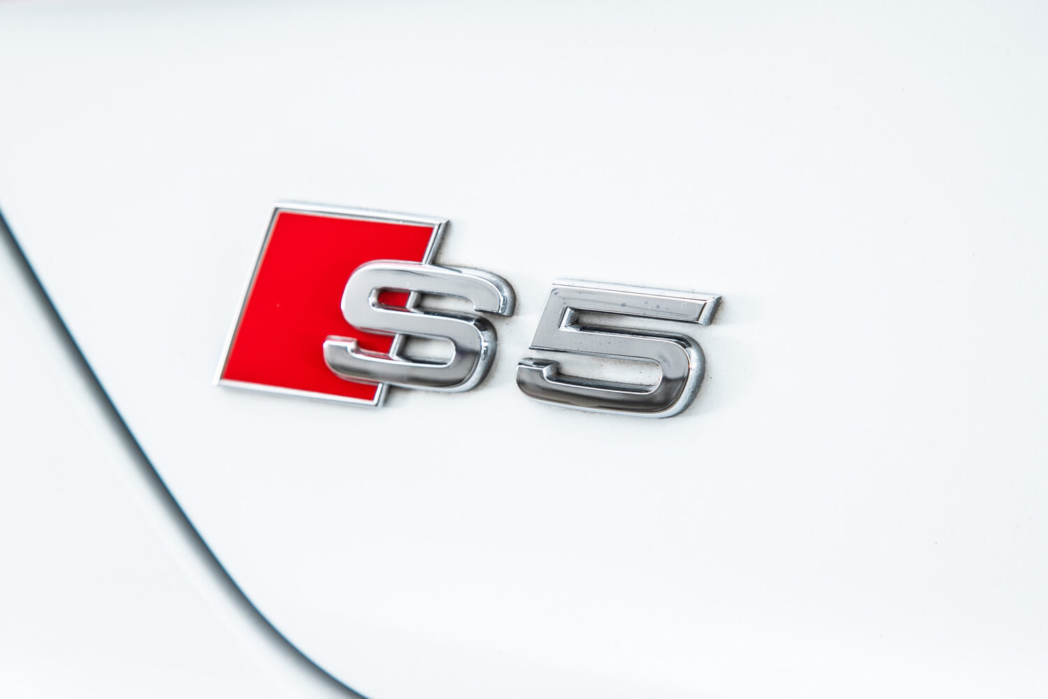 S5スポーツバック3.0 4WD