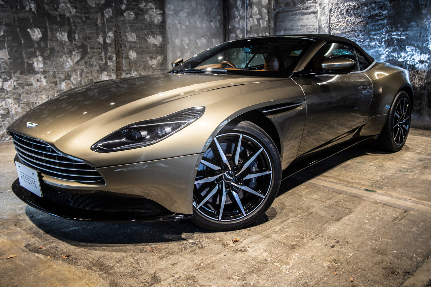 DB11 ヴォランテ V8