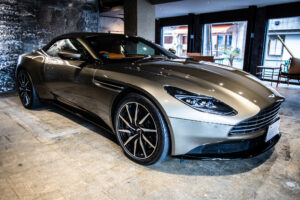 DB11 ヴォランテ V8