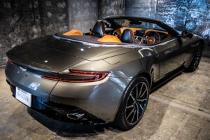 DB11 ヴォランテ V8