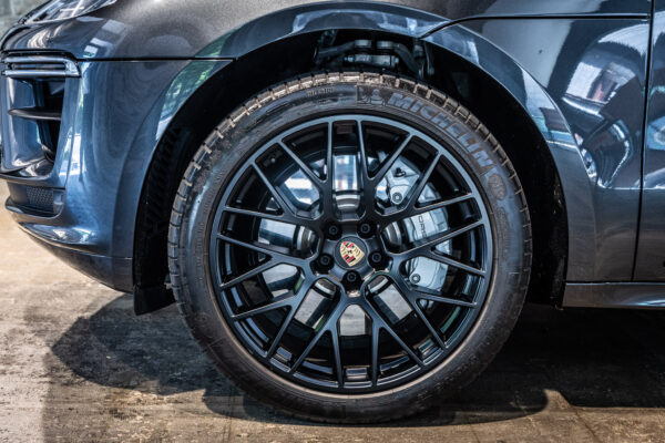 マカン ターボ PDK 4WD