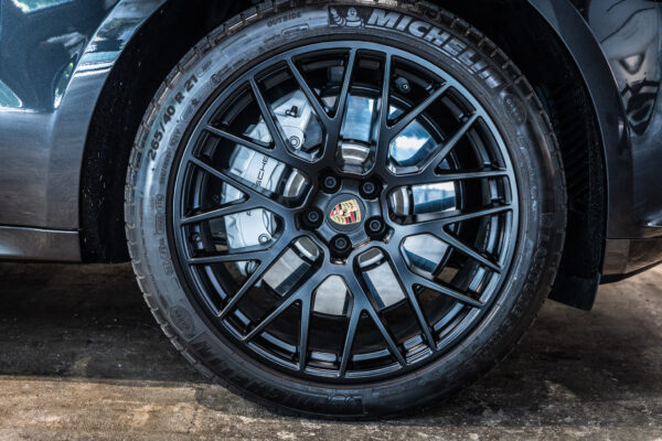 マカン ターボ PDK 4WD