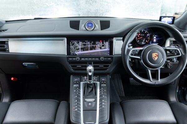 マカン ターボ PDK 4WD