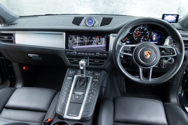 マカン ターボ PDK 4WD