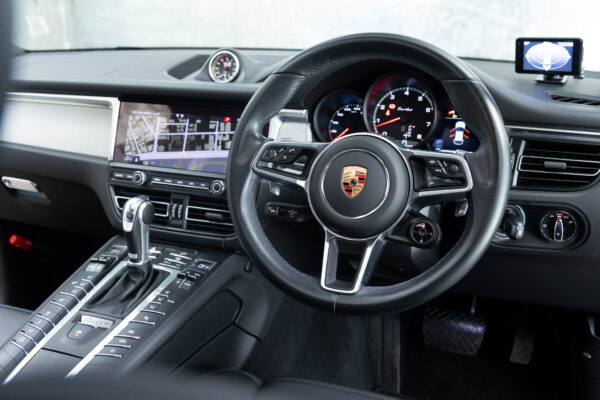 マカン ターボ PDK 4WD