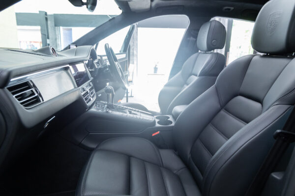 マカン ターボ PDK 4WD