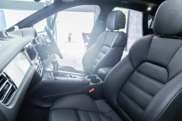 マカン ターボ PDK 4WD