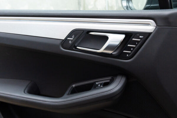 マカン ターボ PDK 4WD