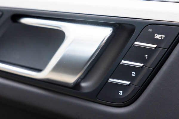 マカン ターボ PDK 4WD