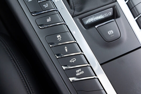 マカン ターボ PDK 4WD