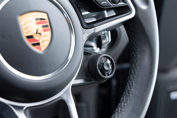 マカン ターボ PDK 4WD