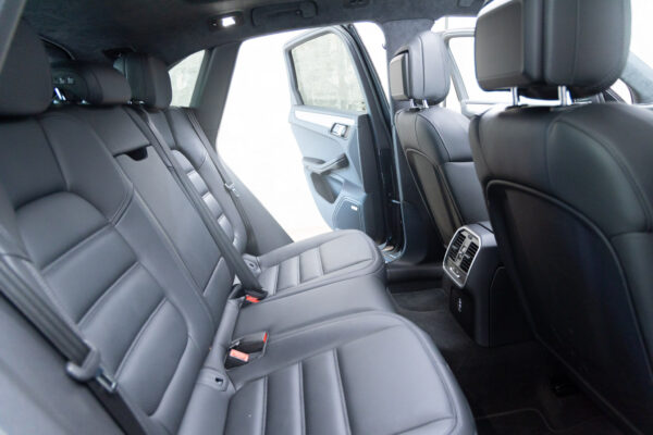 マカン ターボ PDK 4WD