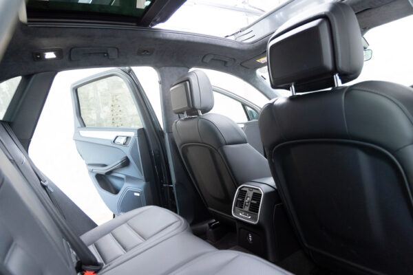 マカン ターボ PDK 4WD