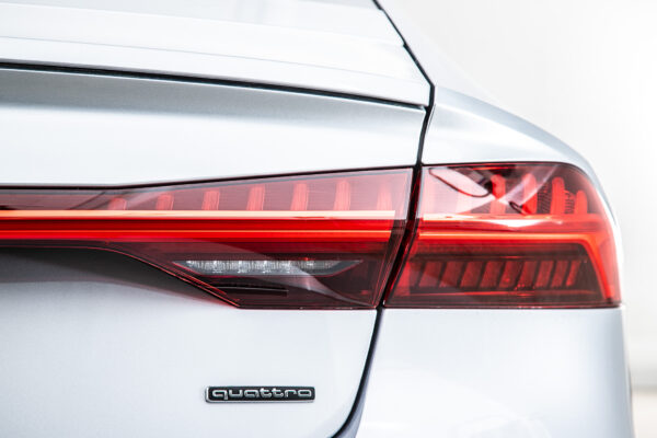 A7 スポーツバック 40 TDI クワトロ 4WD