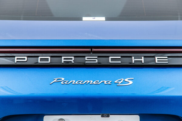 パナメーラ 4S PDK 4WD