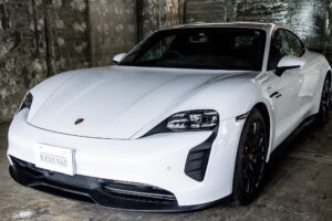 タイカン GTS 4シート 4WD