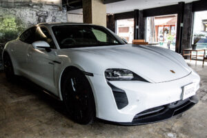 タイカン GTS 4シート 4WD