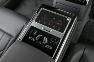 A8 55 TFSI クワトロ 4WD