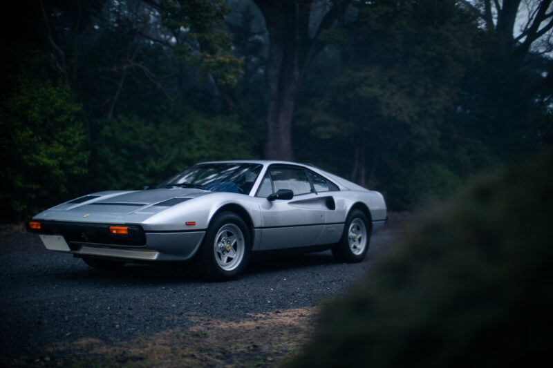 フェラーリ308GTBクアトロバルボーレ（MR/5MT）歴史に乗る