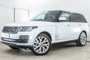 レンジローバー AUTOBIOGRAPHY (ディーゼル258PS) 4WD