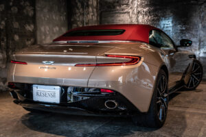 DB11 ヴォランテ V8