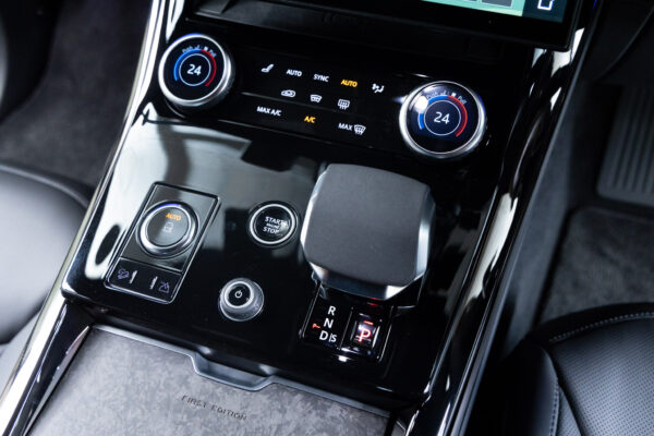 レンジローバー スポーツ ローンチエディション 4WD