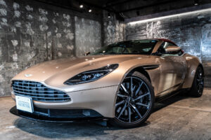 DB11 ヴォランテ V8