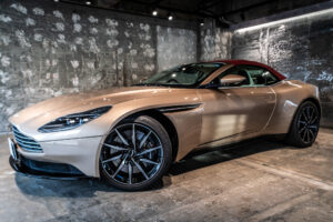 DB11 ヴォランテ V8