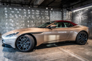 DB11 ヴォランテ V8