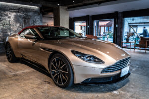 DB11 ヴォランテ V8